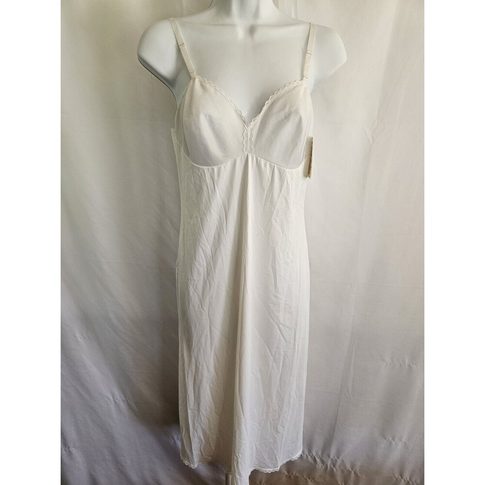 Vintage Vanity Fair Slip Womens White Nylon Full Slip Size 32 TT   ~NWT~